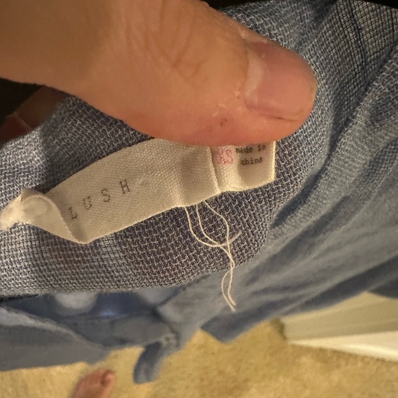 Lush Flowy Powder Blue Top - Picture 4 of 4